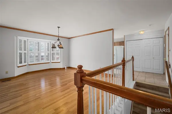 5116 Kennerly Place DR, St Louis, MO 63128