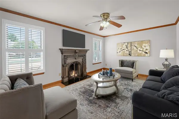 5116 Kennerly Place DR, St Louis, MO 63128