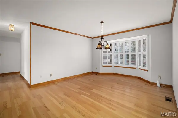 5116 Kennerly Place DR, St Louis, MO 63128