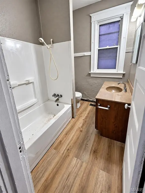5041 Terry AVE, St Louis, MO 63115