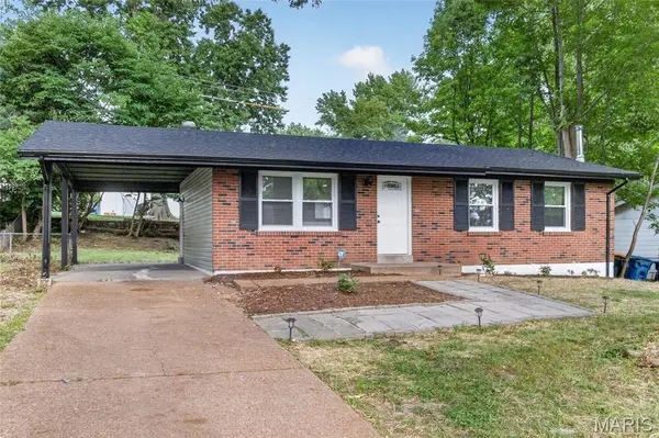 10418 Quaker Dr, Dellwood, MO 63136
