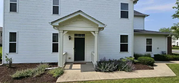 481 Silver Charm DR #481, Oswego, IL 60543