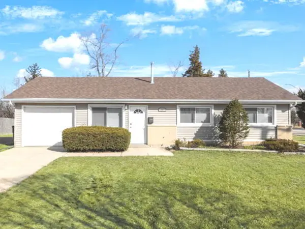 10 W Thacker ST, Hoffman Estates, IL 60169