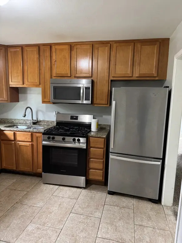 10 W Thacker ST, Hoffman Estates, IL 60169