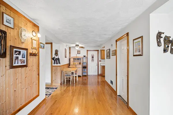 3900 Custer AVE, Brookfield, IL 60513