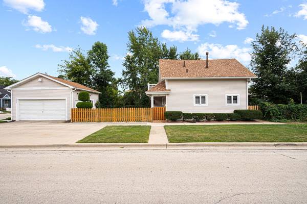 3900 Custer AVE, Brookfield, IL 60513