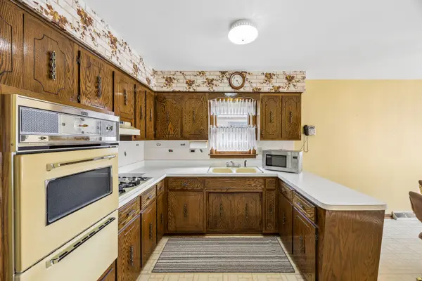 648 Escanaba AVE, Calumet City, IL 60409