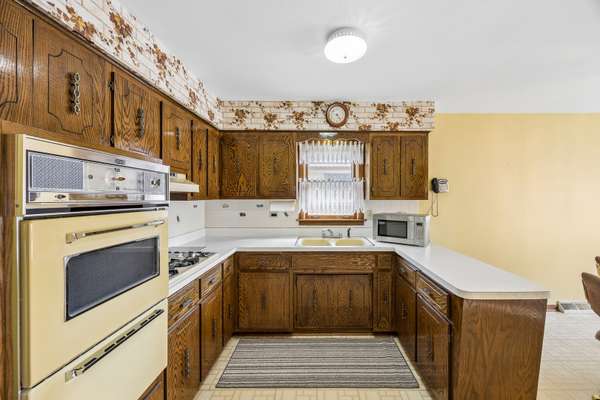 648 Escanaba AVE, Calumet City, IL 60409