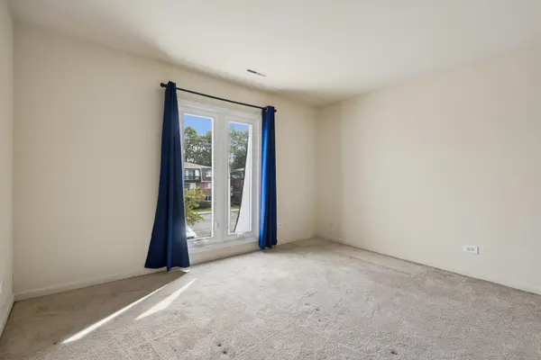 10308 Circle DR #302, Oak Lawn, IL 60453