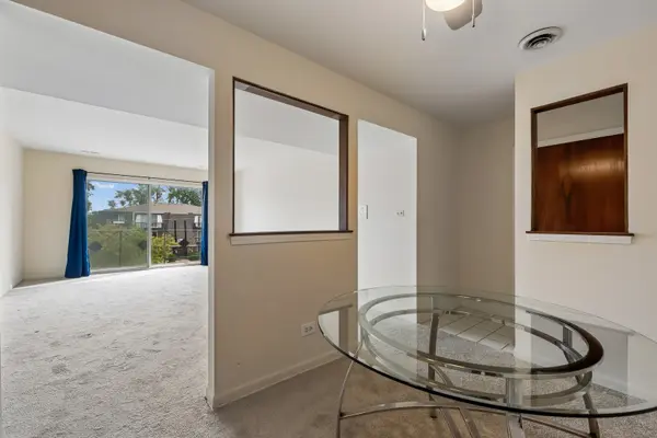 10308 Circle DR #302, Oak Lawn, IL 60453