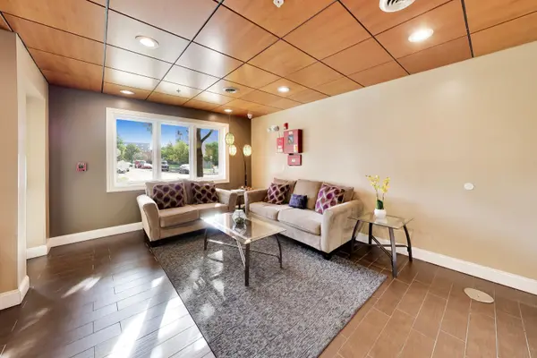 450 S Western AVE #505, Des Plaines, IL 60016
