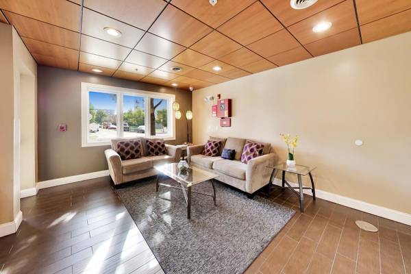 450 S Western AVE #505, Des Plaines, IL 60016