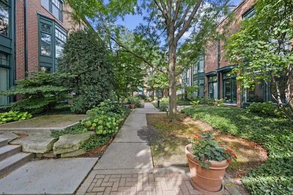 Address not disclosed, Oak Park, IL 60301