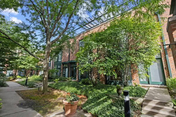 Address not disclosed, Oak Park, IL 60301