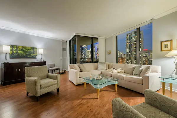 501 N Clinton ST #2105, Chicago, IL 60654