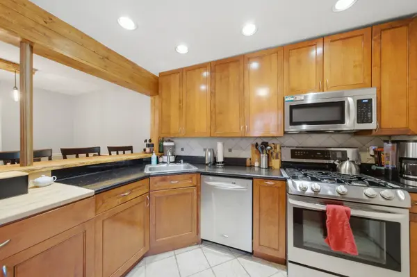 1626 W Greenleaf AVE #1E, Chicago, IL 60626