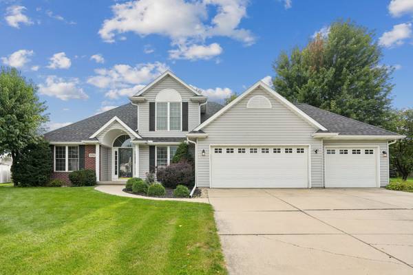 834 Stone Church LN, Geneseo, IL 61254
