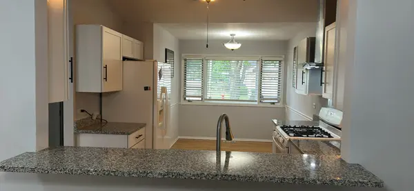 127 Villa WAY #127, Bloomingdale, IL 60108