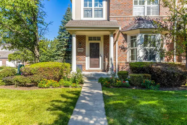 2498 Waterbury LN, Buffalo Grove, IL 60089