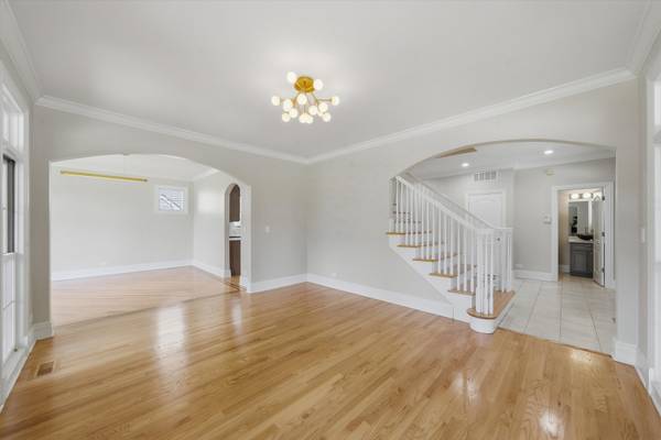 301 Spruce ST, Glenview, IL 60025