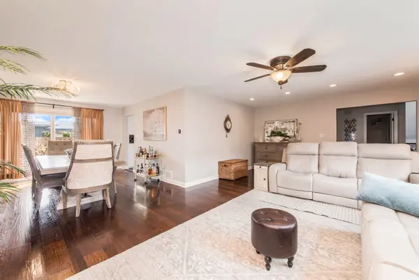 49 Park LN #49, Park Ridge, IL 60068