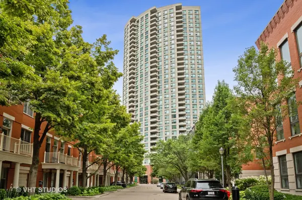 501 N Clinton ST #704, Chicago, IL 60654