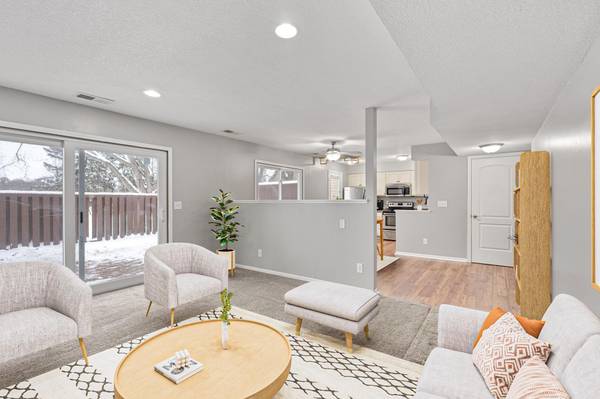 7888 Dunmore RD, Woodbury, MN 55125