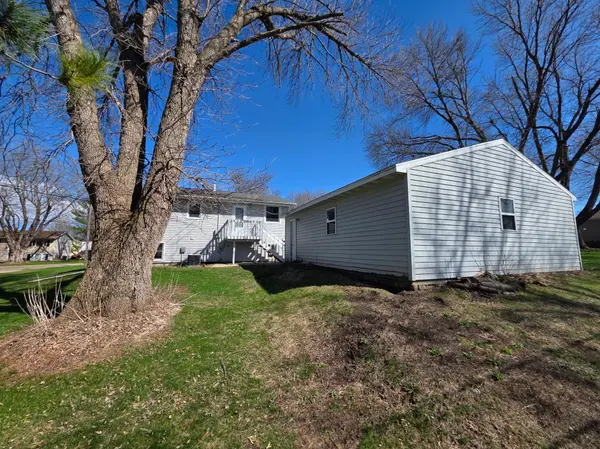 1617 Crystal DR, Albert Lea, MN 56007