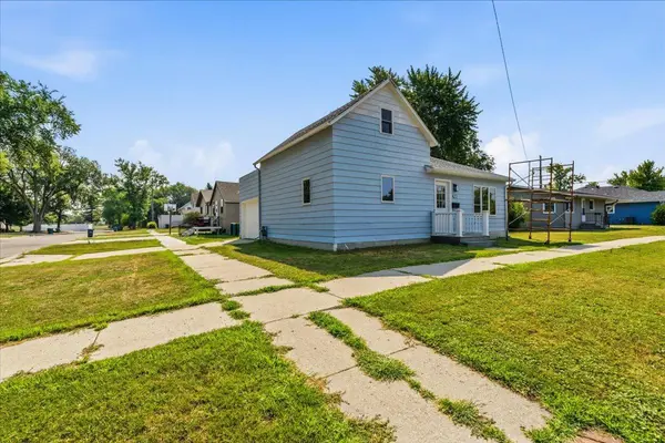 422 2nd ST N, Wahpeton, ND 58075