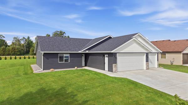 1554 Gray Fox DR NE, Owatonna, MN 55060