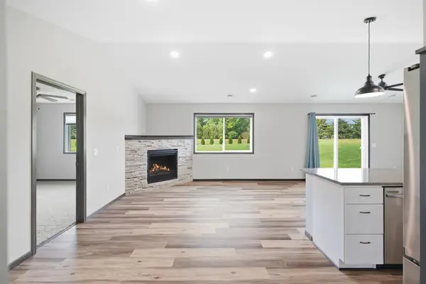 1554 Gray Fox DR NE, Owatonna, MN 55060