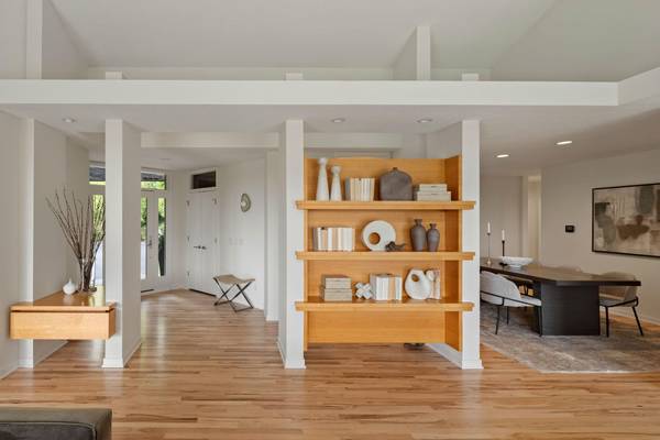 10321 Heidi LN, Chanhassen, MN 55318