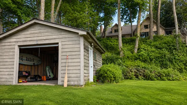 4210 Fairview LN, Madison Lake, MN 56063
