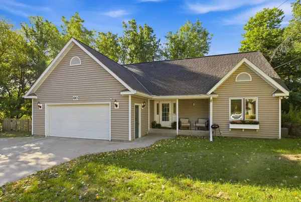 60 Imperial DR E, West Saint Paul, MN 55118