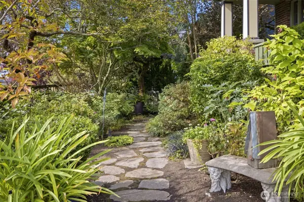 6545 Fauntleroy WAY SW, Seattle, WA 98136