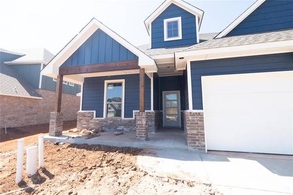 3205 Broadmoore DR, Moore, OK 73160