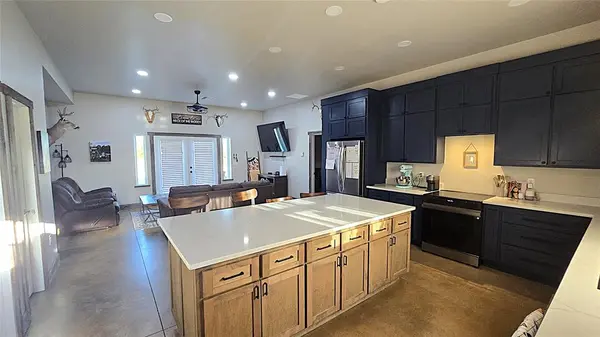 831 County Street 2917, Tuttle, OK 73089