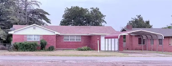 415 E Chestnut RD, Hollis, OK 73550