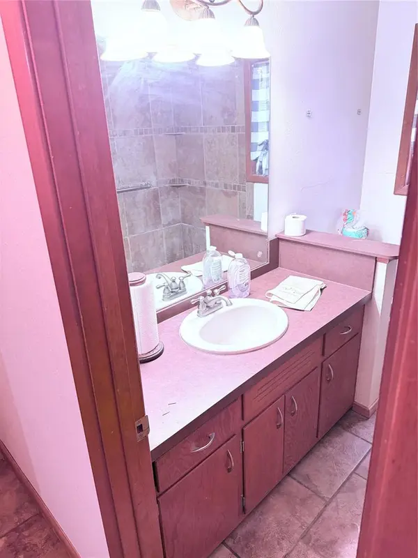 415 E Chestnut RD, Hollis, OK 73550
