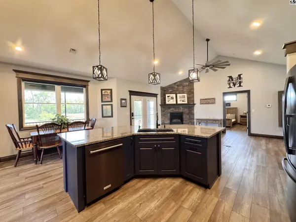 1 Panorama Ct, Hutchinson, KS 67502