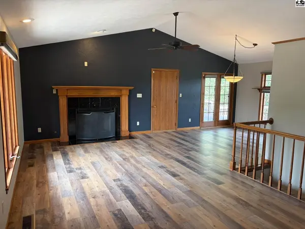 5804 W 50th Ave, Hutchinson, KS 67502