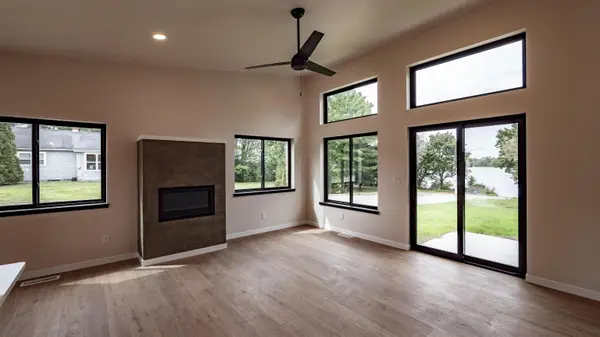 206 LAKE ST, Weyauwega, WI 54983