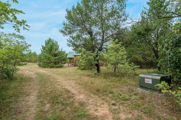 1055 8TH AVE, Hancock, WI 54943