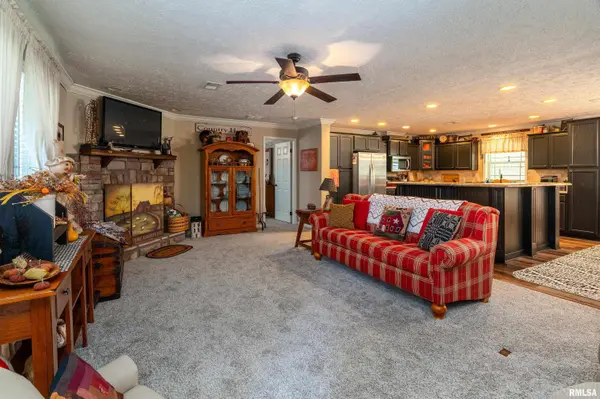 1390 Woolard RD, Eldorado, IL 62930