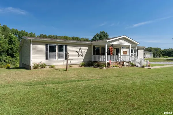 1390 Woolard RD, Eldorado, IL 62930