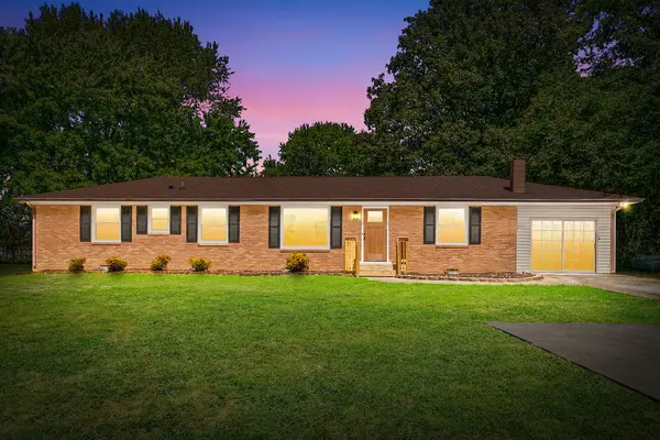 3651 Oakwood Rd, Woodlawn, TN 37191