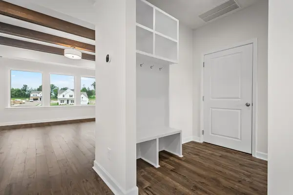 1933 Hildebrand Lane, Columbia, TN 38401