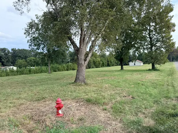 505 5th St, Hazel, KY 42049