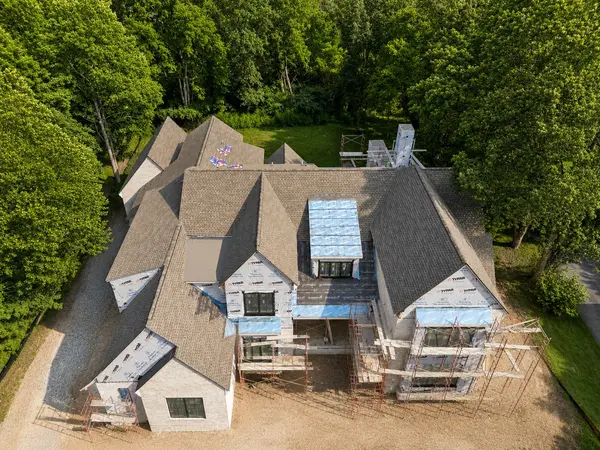 8206 Spring Valley Dr, Brentwood, TN 37027