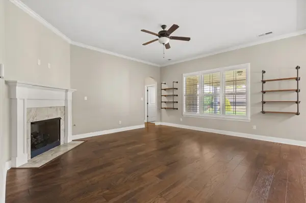 110 LAUREL GLEN DR, Oakland, TN 38060